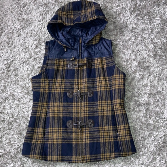 Pendleton || Quilted Wool Toggle Vest Hood in Alpine Getaway Navy Gold Plaid SM - Picture 1 of 12